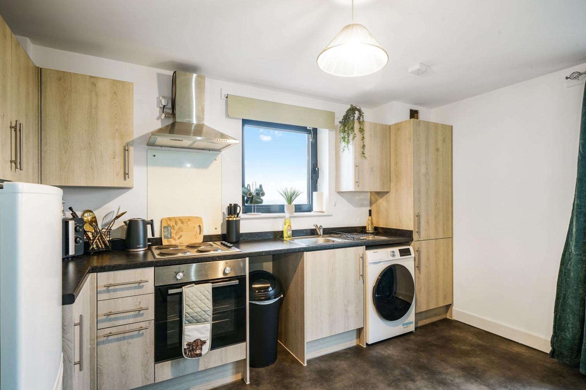 Livestay-New Private Apartment Building Minutes From Heathrow Слау Экстерьер фото