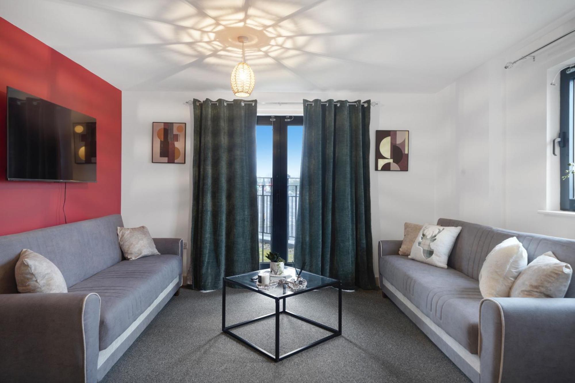 Livestay-New Private Apartment Building Minutes From Heathrow Слау Экстерьер фото