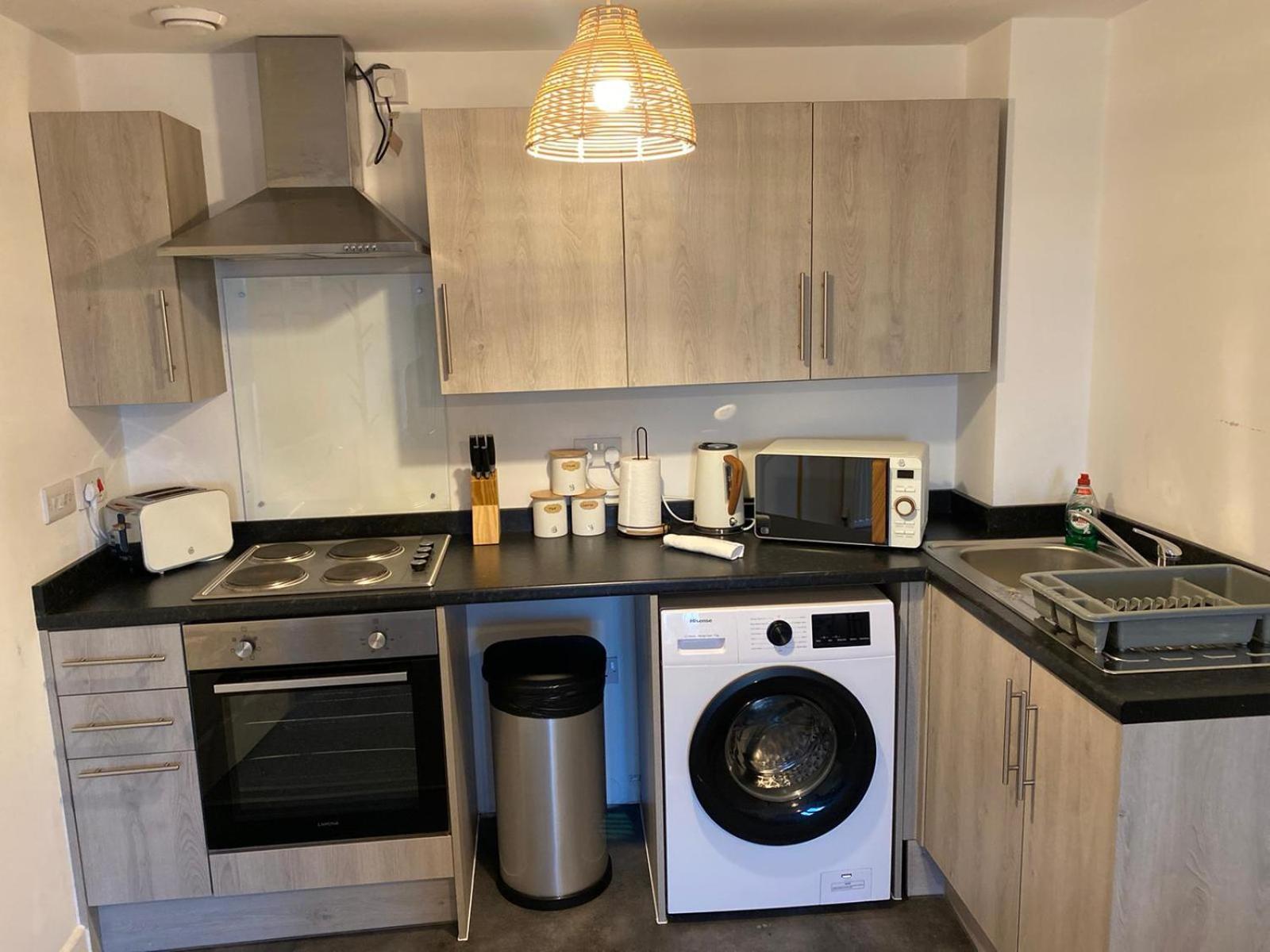 Livestay-New Private Apartment Building Minutes From Heathrow Слау Экстерьер фото