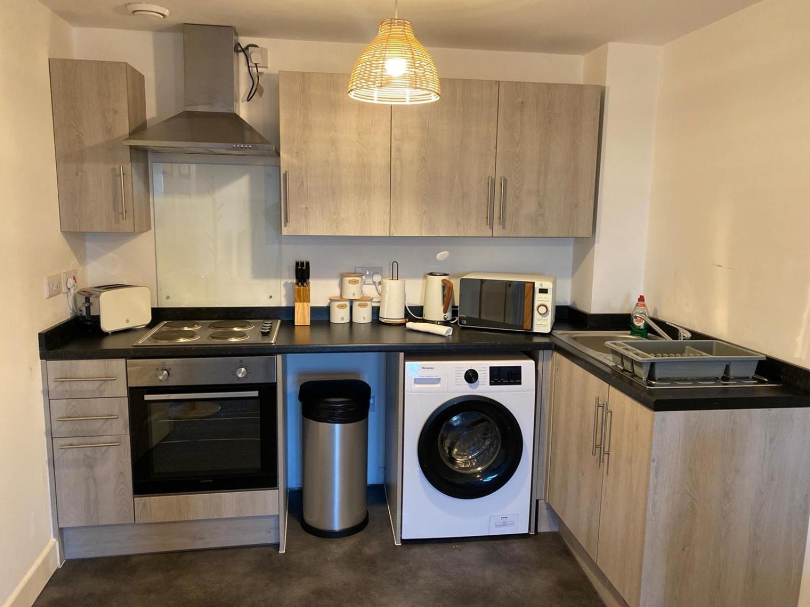 Livestay-New Private Apartment Building Minutes From Heathrow Слау Экстерьер фото