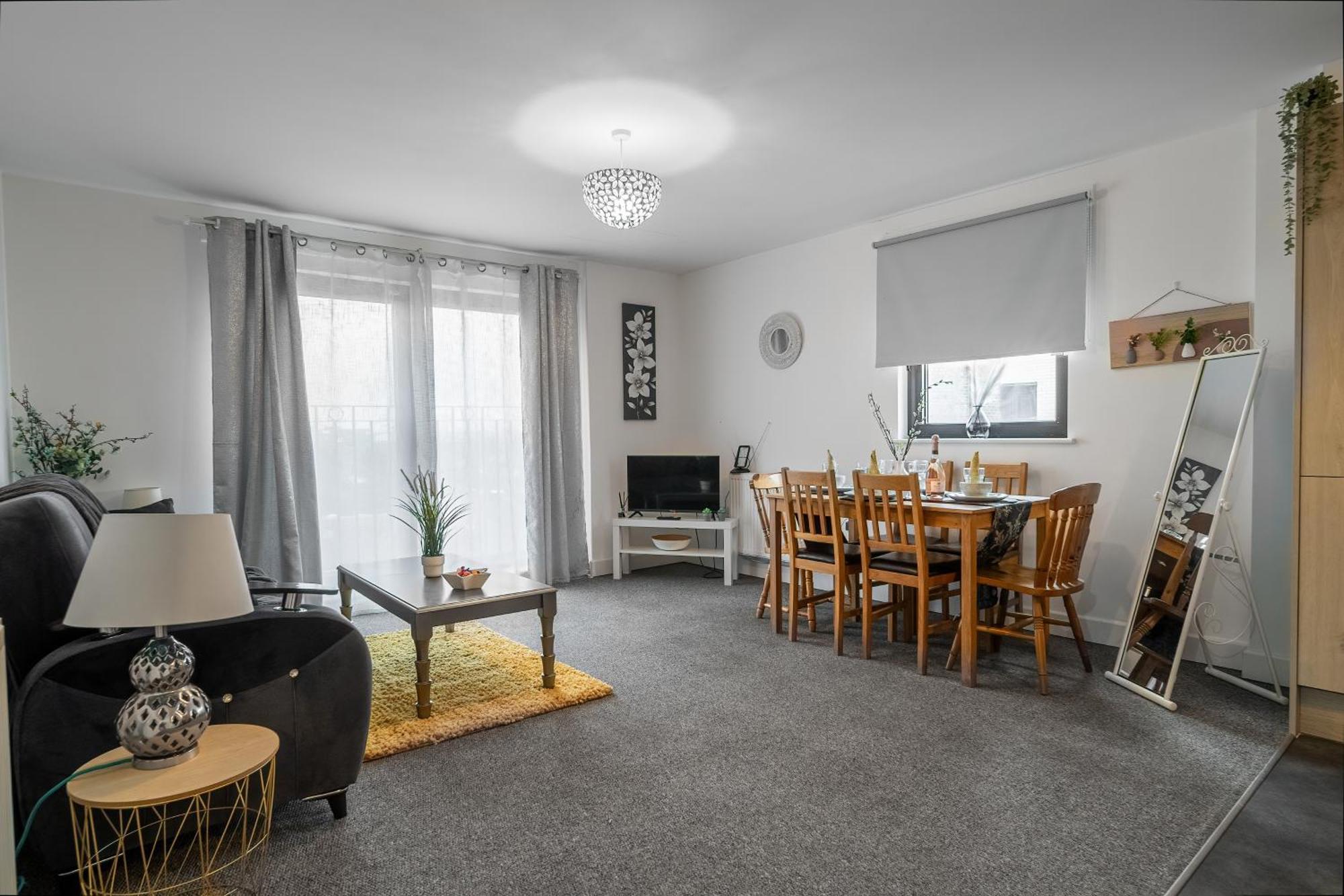 Livestay-New Private Apartment Building Minutes From Heathrow Слау Экстерьер фото