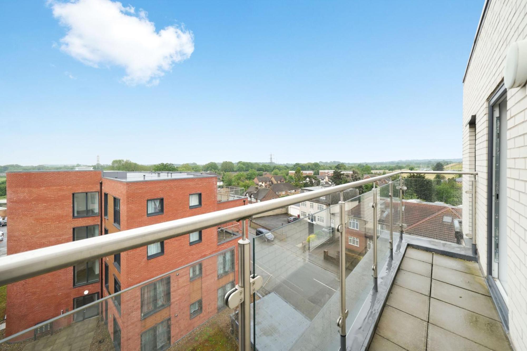 Livestay-New Private Apartment Building Minutes From Heathrow Слау Экстерьер фото