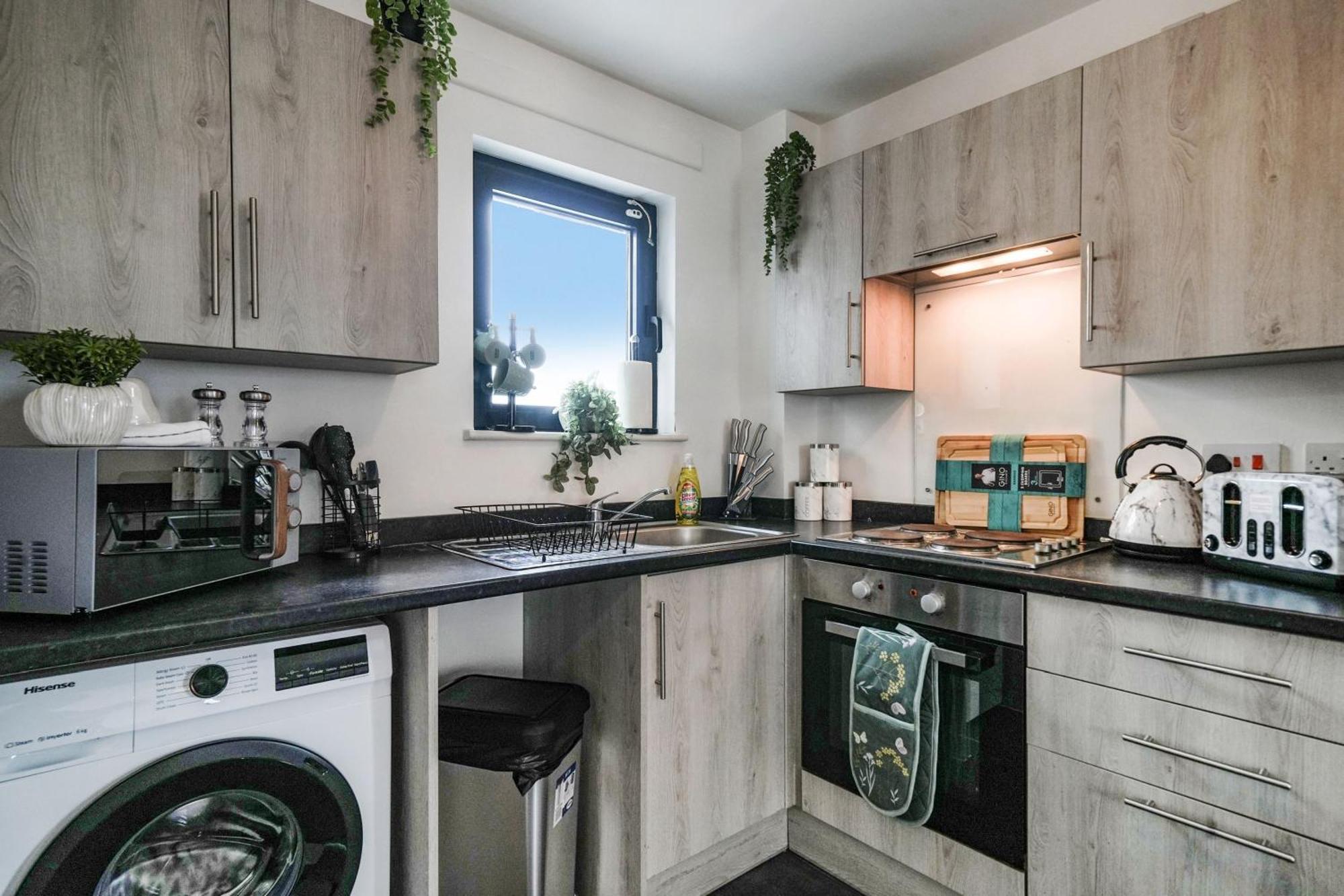 Livestay-New Private Apartment Building Minutes From Heathrow Слау Экстерьер фото